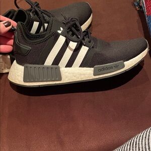 Men size 7 / Women size 9 Adidas NMD R1 Black and White Shoes sneakers